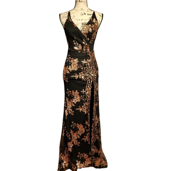 Simplee Black and Rose Gold Sequin Gown - Picture 4 of 15